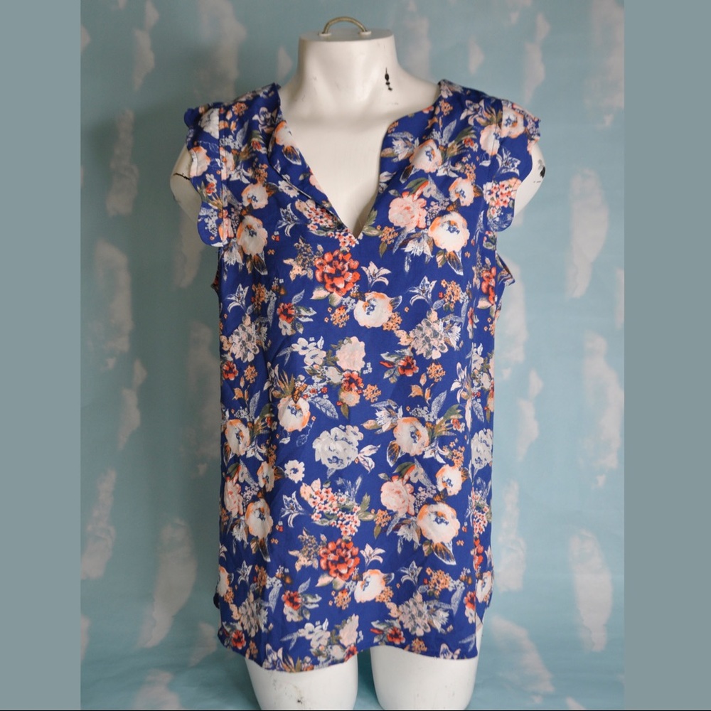 Floral flutter sleeve blouse